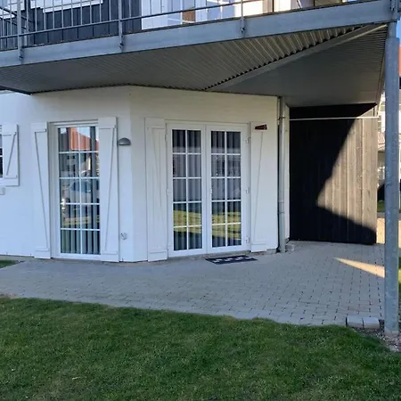 Tæt På Strand, Marina Og Bogenses Hyggelige Gågade *